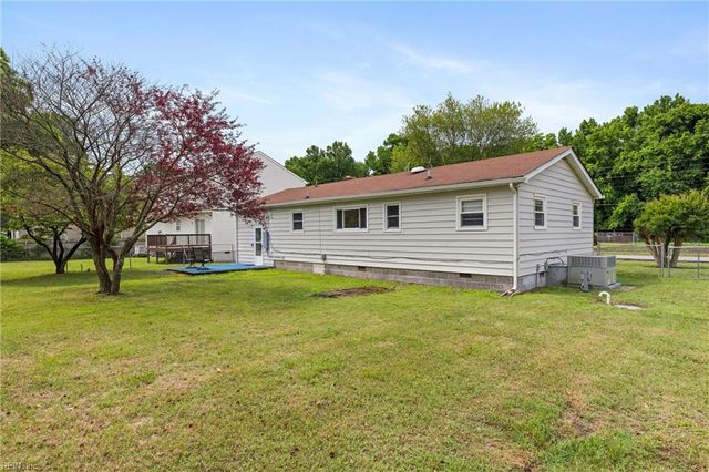 224 Chamberlin AVE W, Hampton, VA 23663