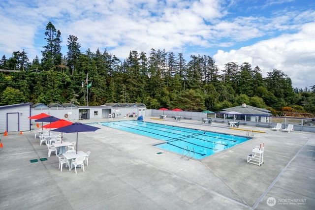 1293 Halsey Drive, Coupeville, WA 98239