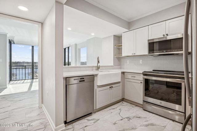 4401 LAKESIDE Drive 804, Jacksonville, FL 32210