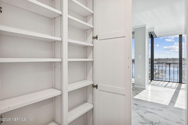 4401 LAKESIDE Drive 804, Jacksonville, FL 32210