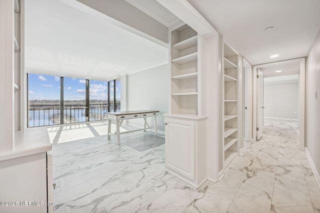 4401 LAKESIDE Drive 804, Jacksonville, FL 32210