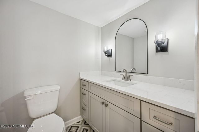 4401 LAKESIDE Drive 804, Jacksonville, FL 32210