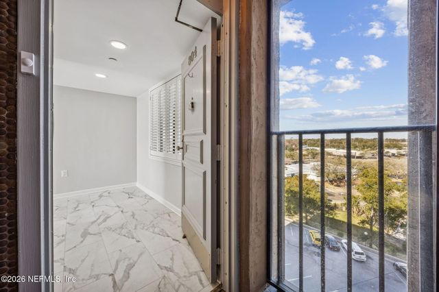 4401 LAKESIDE Drive 804, Jacksonville, FL 32210