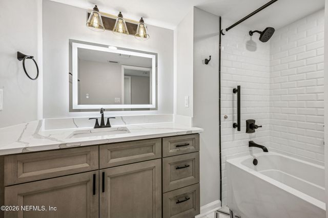 4401 LAKESIDE Drive 804, Jacksonville, FL 32210