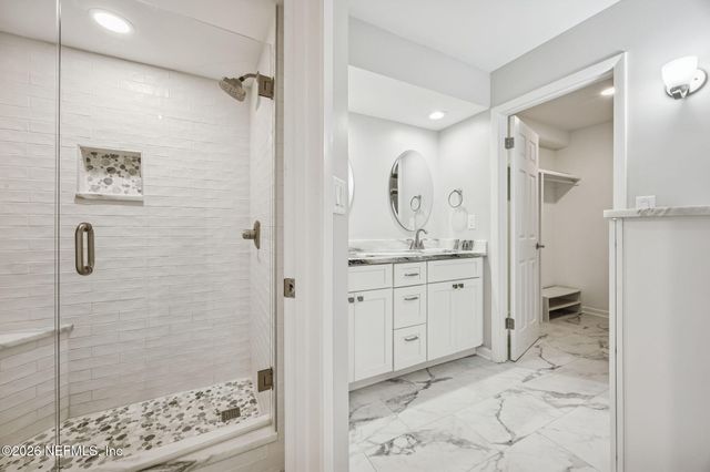 4401 LAKESIDE Drive 804, Jacksonville, FL 32210