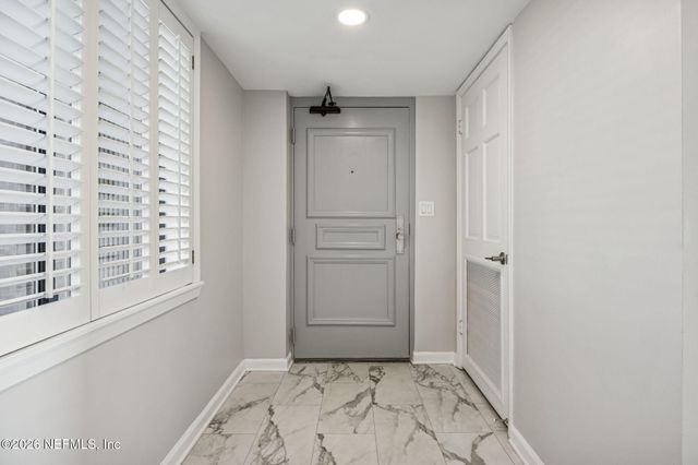 4401 LAKESIDE Drive 804, Jacksonville, FL 32210