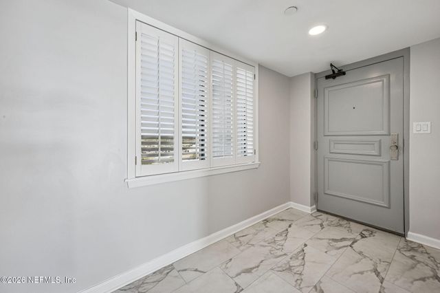 4401 LAKESIDE Drive 804, Jacksonville, FL 32210