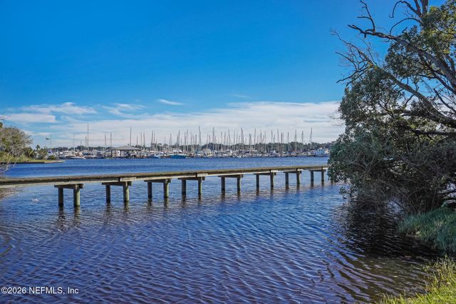 4401 LAKESIDE Drive 804, Jacksonville, FL 32210