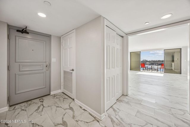 4401 LAKESIDE Drive 804, Jacksonville, FL 32210