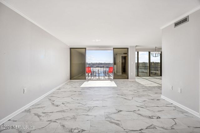 4401 LAKESIDE Drive 804, Jacksonville, FL 32210