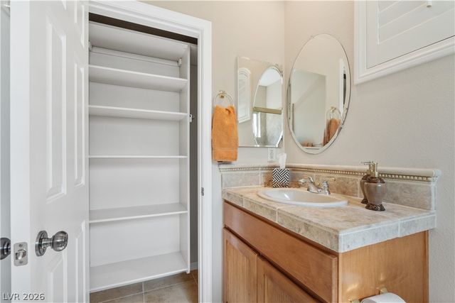 10 Chatmoss Road, Henderson, NV 89052