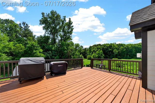2660 Scenic Meadows Drive, Ortonville, MI 48462