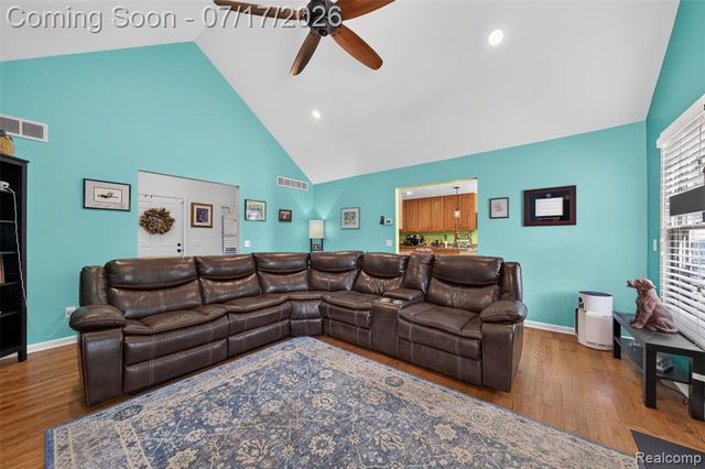 2660 Scenic Meadows Drive, Ortonville, MI 48462