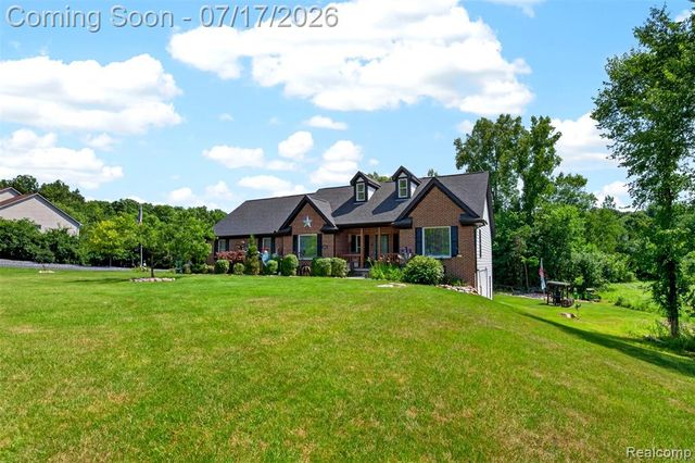 2660 Scenic Meadows Drive, Ortonville, MI 48462
