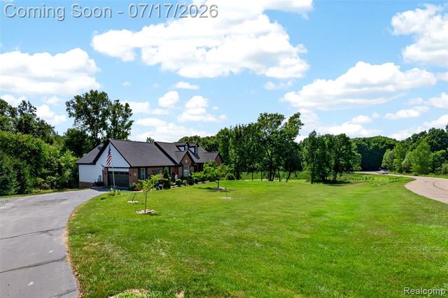 2660 Scenic Meadows Drive, Ortonville, MI 48462