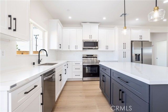 8413 Viburnum Avenue, California City, CA 93505