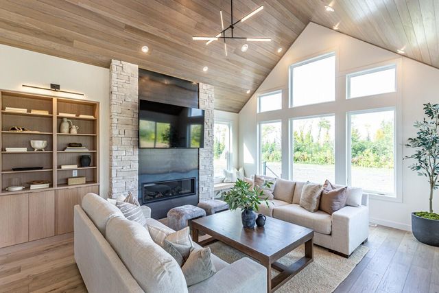 5615 31st Street S, Fargo, ND 58104