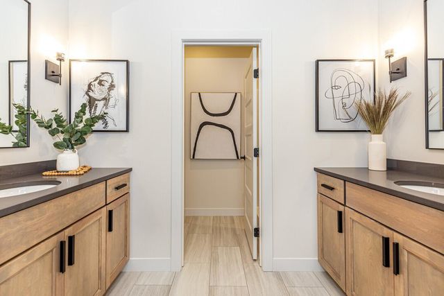 5615 31st Street S, Fargo, ND 58104