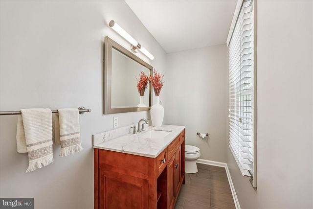 8701 SLEEPY HOLLOW LN, Potomac, MD 20854