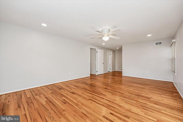 8701 SLEEPY HOLLOW LN, Potomac, MD 20854