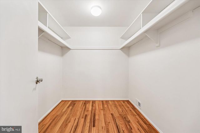 8701 SLEEPY HOLLOW LN, Potomac, MD 20854