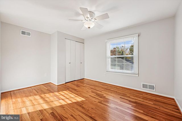 8701 SLEEPY HOLLOW LN, Potomac, MD 20854