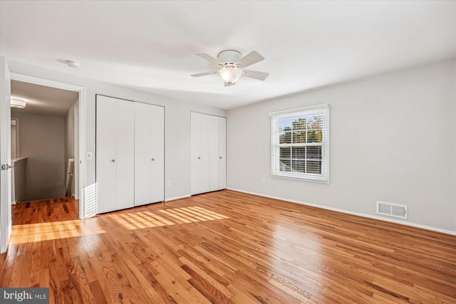 8701 SLEEPY HOLLOW LN, Potomac, MD 20854