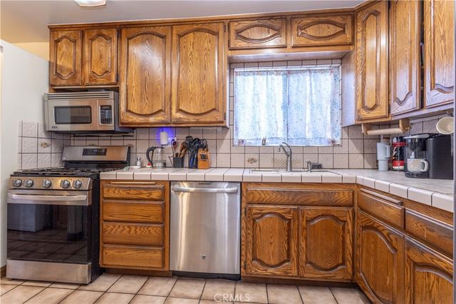 10118 Telfair, Pacoima, CA 91331