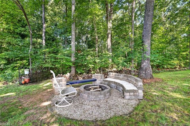 7611 Calmeria Court, Kernersville, NC 27284