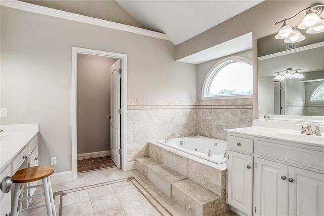 3409 NW Nautical Court, Blue Springs, MO 64015
