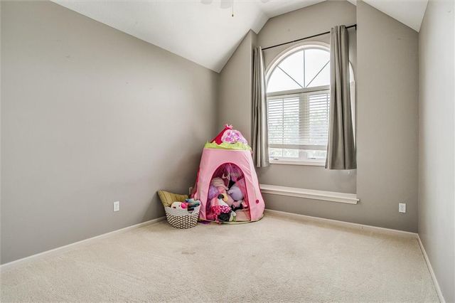 3409 NW Nautical Court, Blue Springs, MO 64015