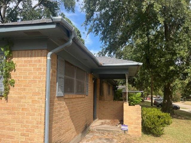 5915 Lakehurst Circle, Shreveport, LA 71108