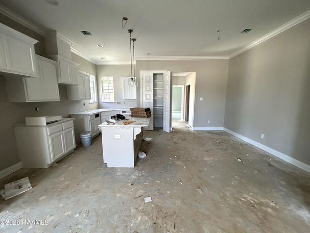121 Crooked Pine Lane, Scott, LA 70583