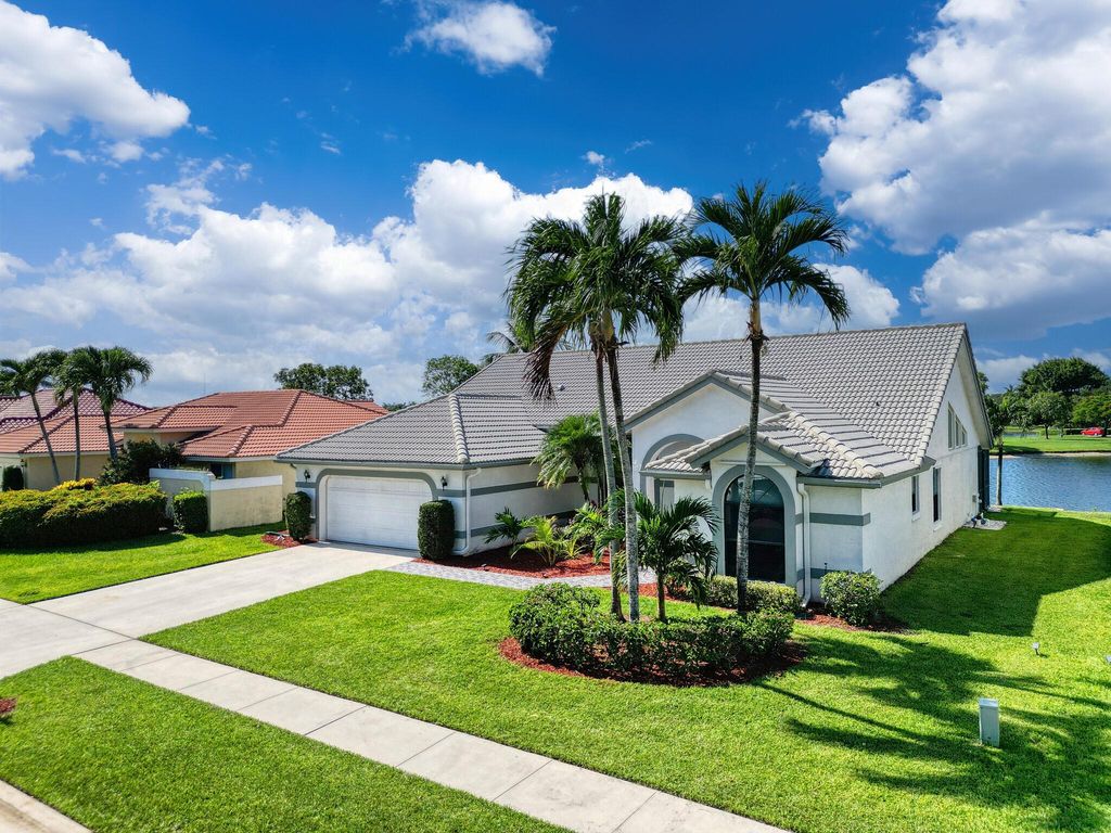 6879 Lake Island Drive, Lake Worth, FL 33467
