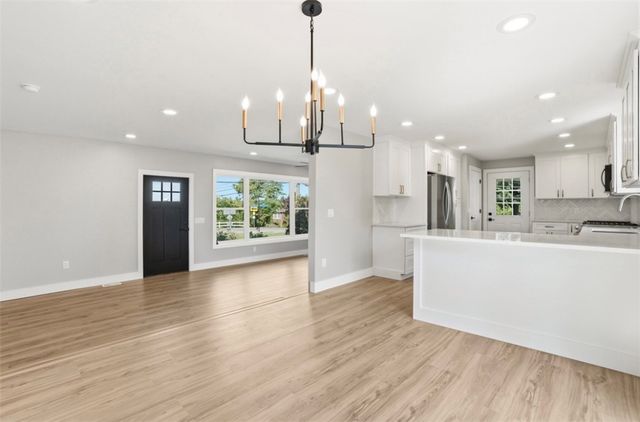 47 Tidball Rd, Robinson Twp, PA 15205