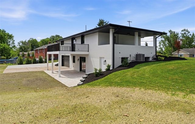 47 Tidball Rd, Robinson Twp, PA 15205