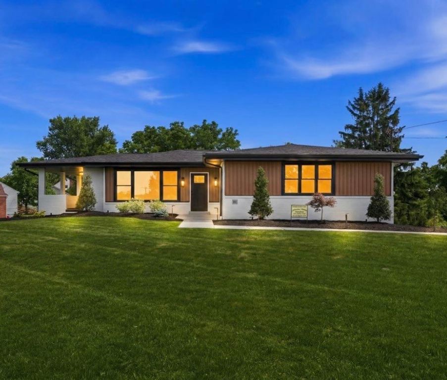 47 Tidball Rd, Robinson Twp, PA 15205