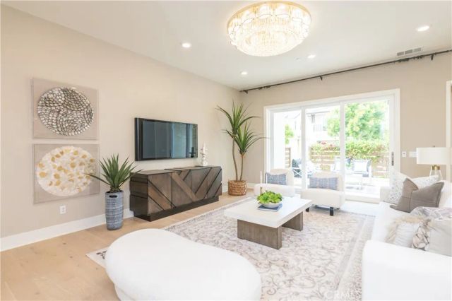 62 Cartwheel, Irvine, CA 92618