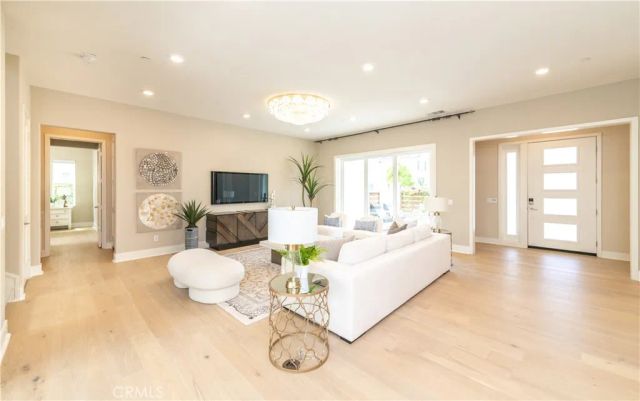 62 Cartwheel, Irvine, CA 92618