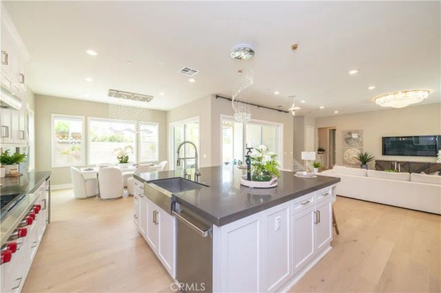 62 Cartwheel, Irvine, CA 92618