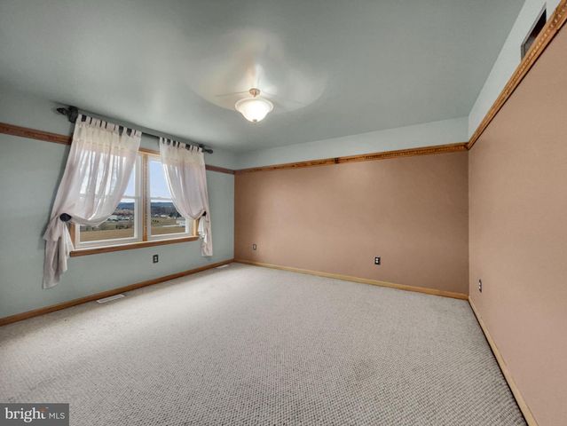 65 S REAMSTOWN RD, Stevens, PA 17578