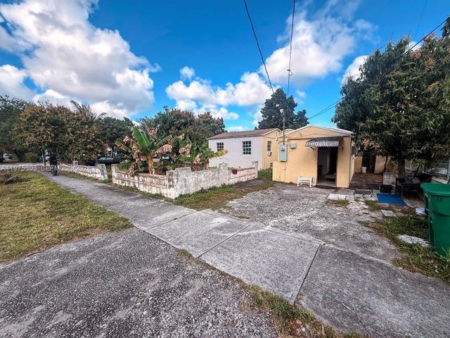 1086 NW 101st St, Miami, FL 33150