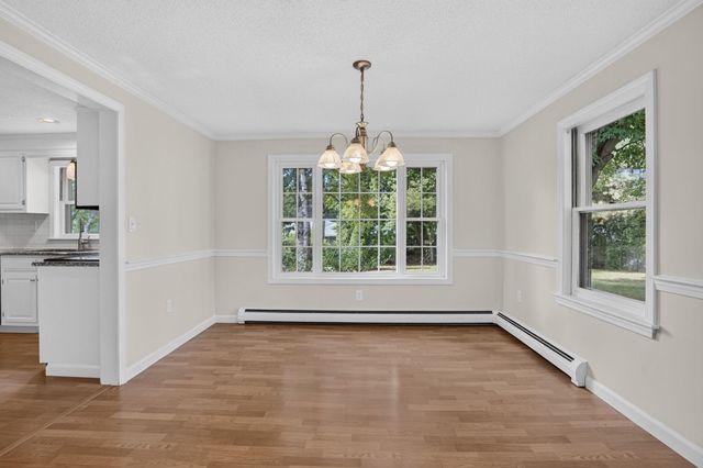2 Queensway Circle, Nashua, NH 03062