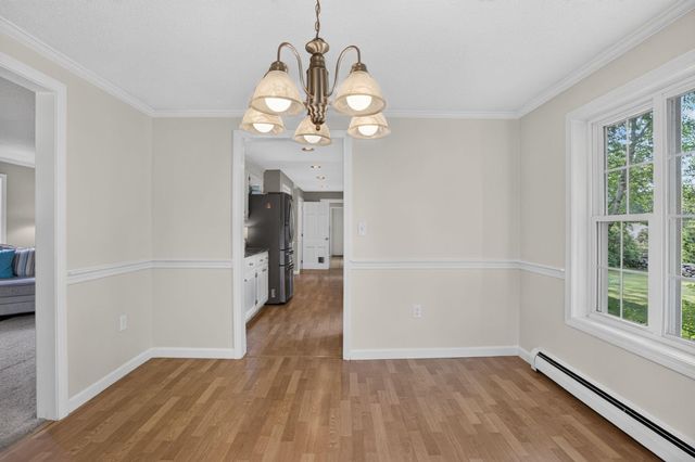 2 Queensway Circle, Nashua, NH 03062