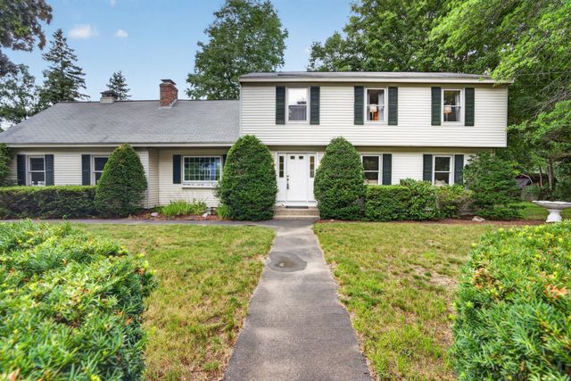 2 Queensway Circle, Nashua, NH 03062