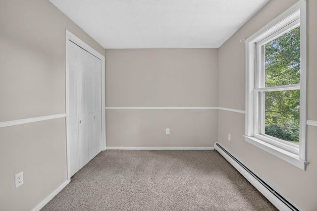 2 Queensway Circle, Nashua, NH 03062