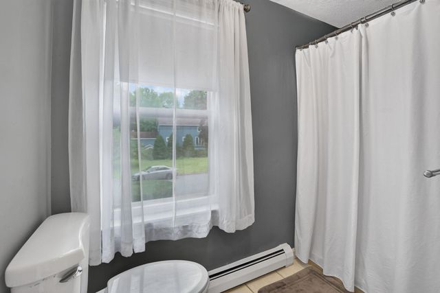 2 Queensway Circle, Nashua, NH 03062