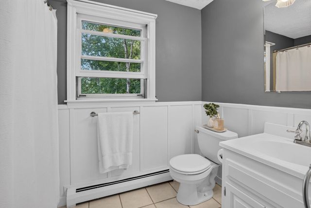 2 Queensway Circle, Nashua, NH 03062
