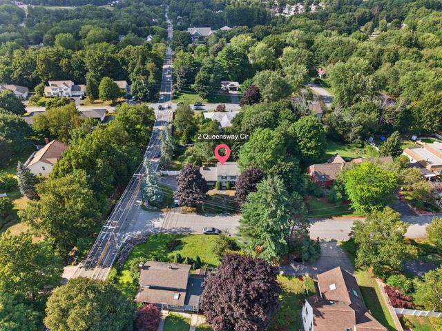 2 Queensway Circle, Nashua, NH 03062