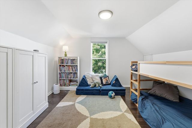 3732 W MCLEAN Avenue, Chicago, IL 60647